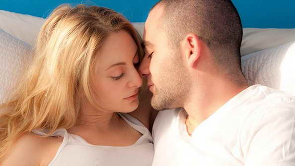 夫妻房事生活前,一定要洗澡嗎?答案藏在“舒適”與“健康”裡-情愛百科